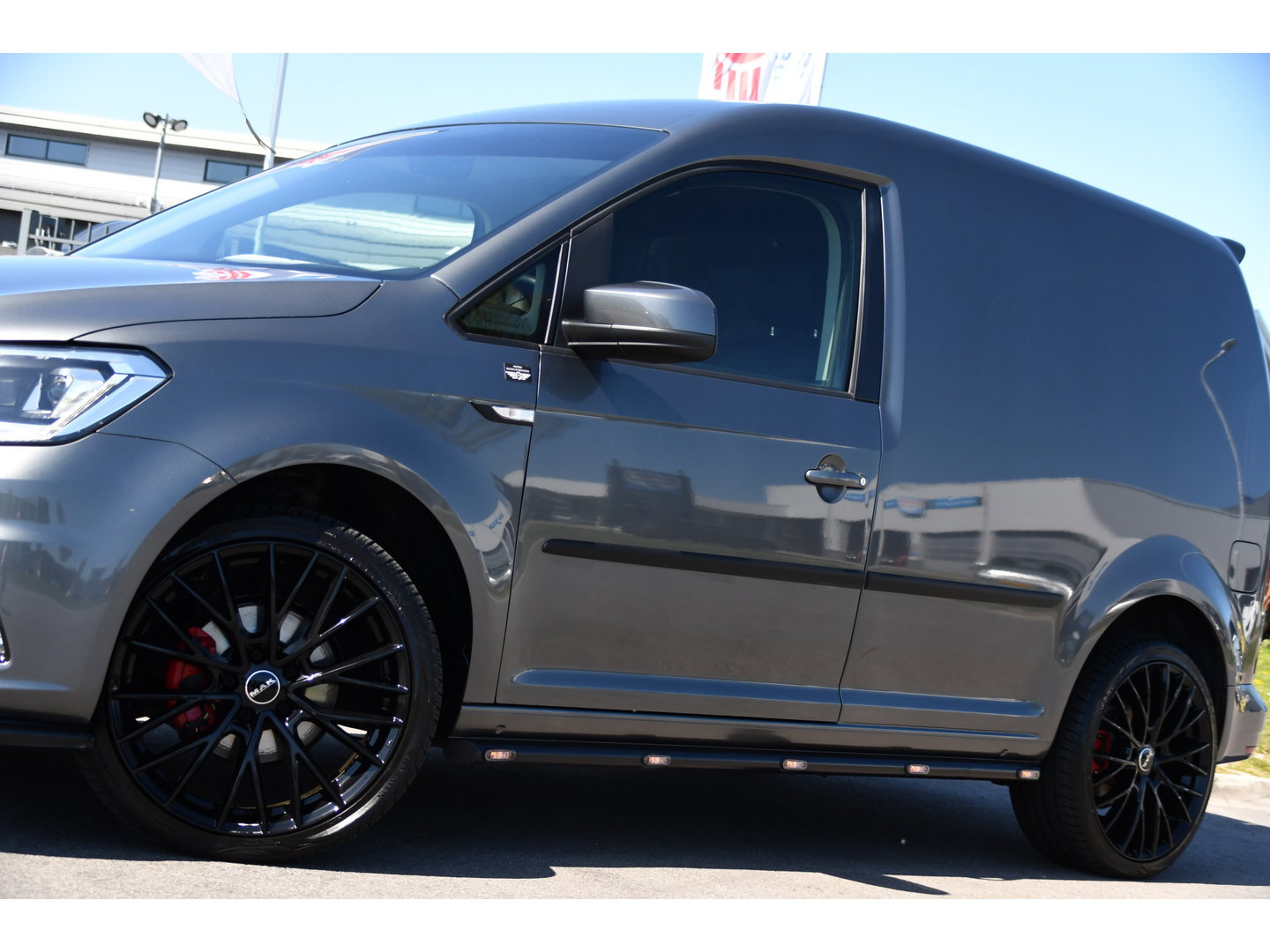 Volkswagen Caddy 2.0 TDI L1H1 PB Edition Adaptieve Cruise, Carplay, LED, Leder, 185pk, Sensoren, Multimedia, Automaat, Trekhaak, Voorruit verwarming, Uniek!