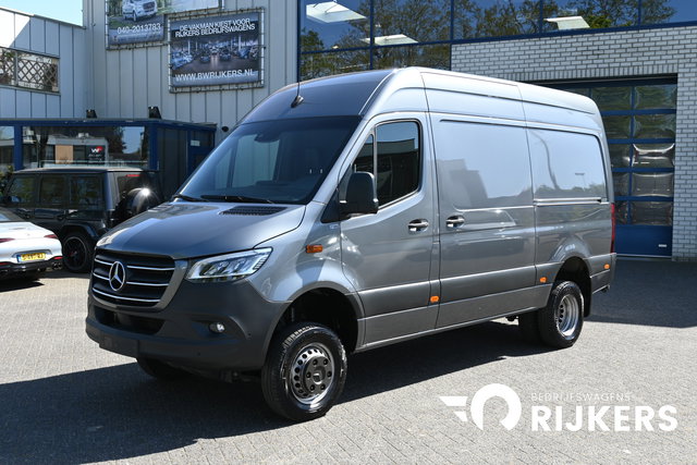 Mercedes-Benz Sprinter - 519 CDI 4x4 L2H2 2 Schuifdeuren, LED, 360 graden Camera, Geveerde stoel