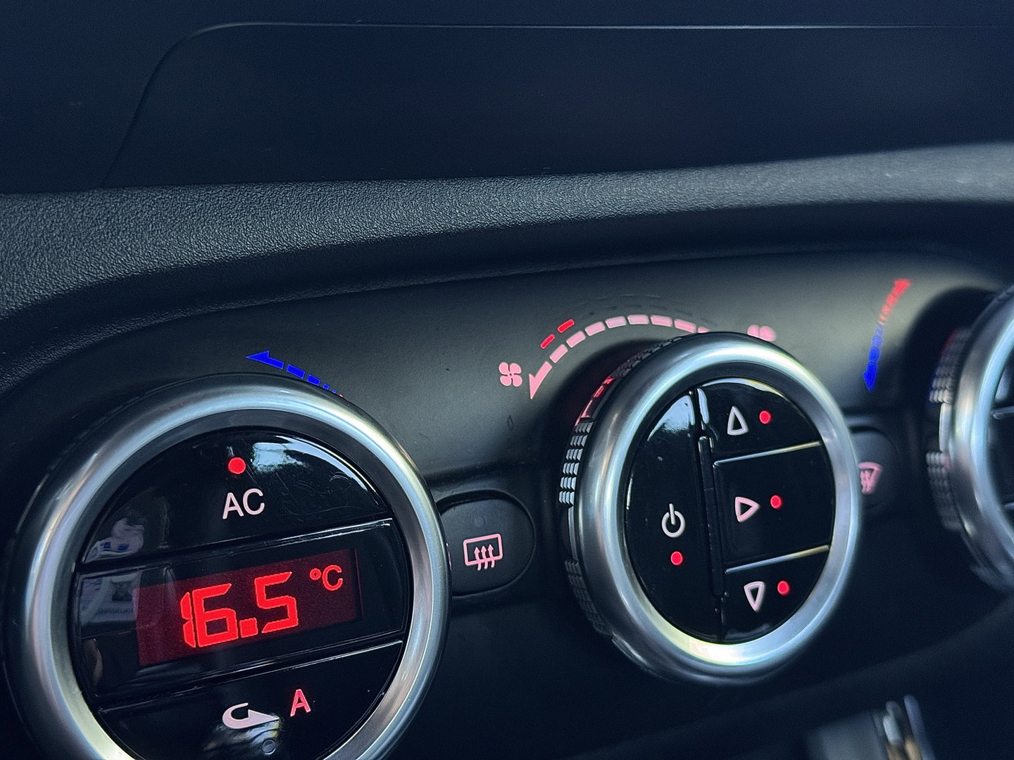 Alfa Romeo Giulietta 1.4 T Progression | Distributie vervangen bij 98912 KM | Apple Carplay | Android Auto | Cruise Control | Achteruitrijcamera | Parkeersensoren Achter | Airconditioning |