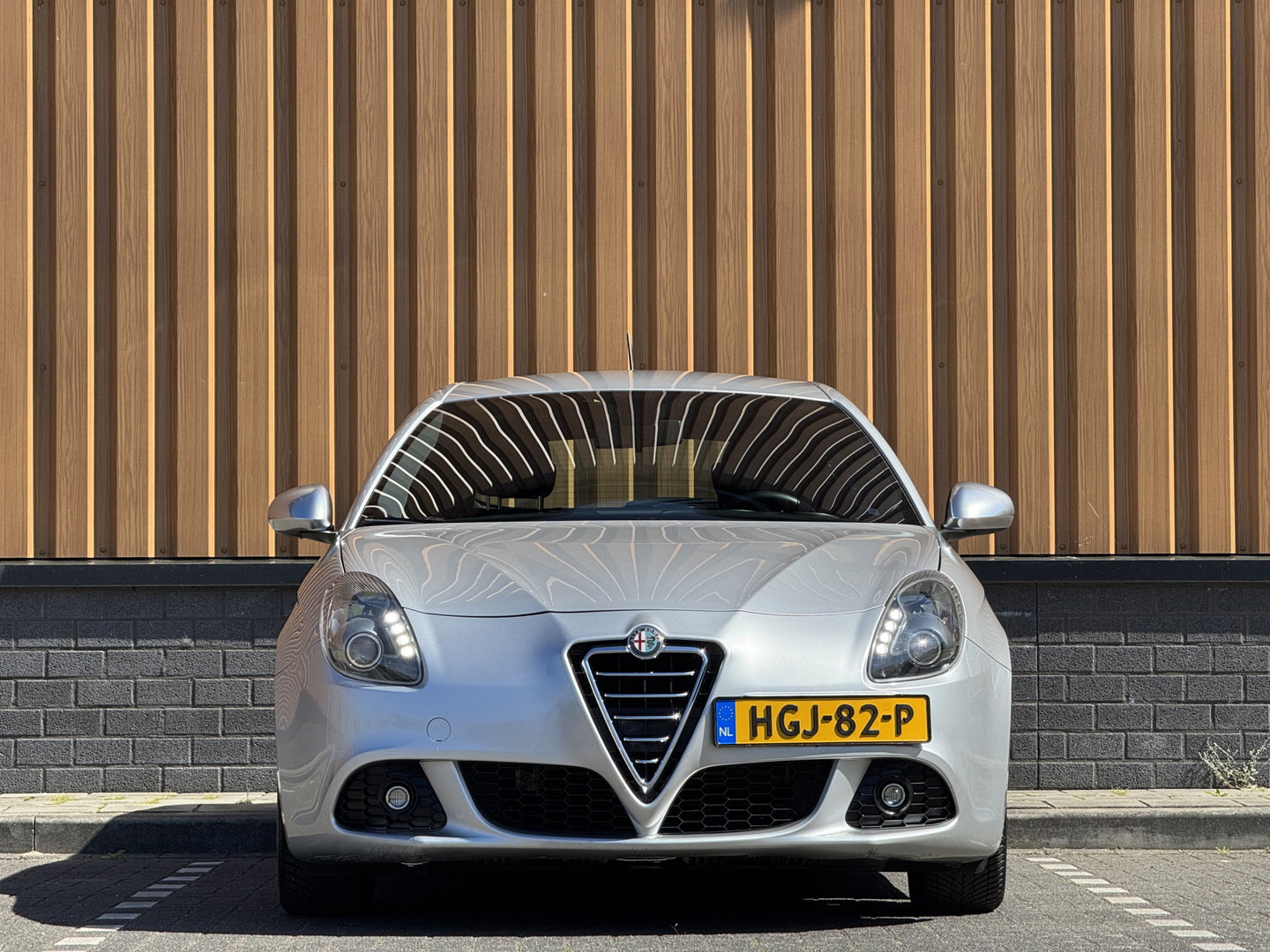Alfa Romeo Giulietta 1.4 T Progression | Distributie vervangen bij 98912 KM | Apple Carplay | Android Auto | Cruise Control | Achteruitrijcamera | Parkeersensoren Achter | Airconditioning |