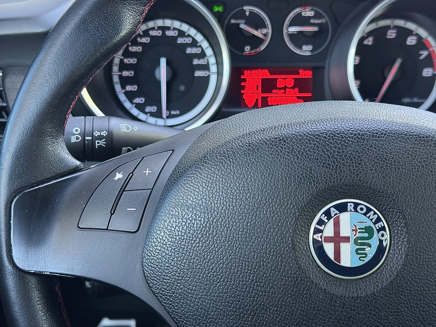 Alfa Romeo Giulietta 1.4 T Progression | Distributie vervangen bij 98912 KM | Apple Carplay | Android Auto | Cruise Control | Achteruitrijcamera | Parkeersensoren Achter | Airconditioning |