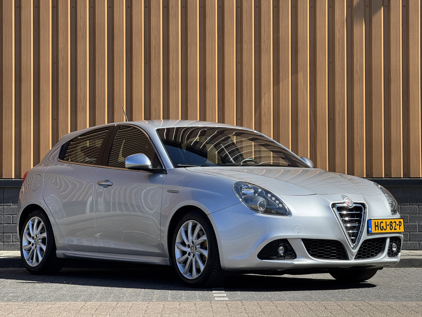 Alfa Romeo Giulietta 1.4 T Progression | Distributie vervangen bij 98912 KM | Apple Carplay | Android Auto | Cruise Control | Achteruitrijcamera | Parkeersensoren Achter | Airconditioning |