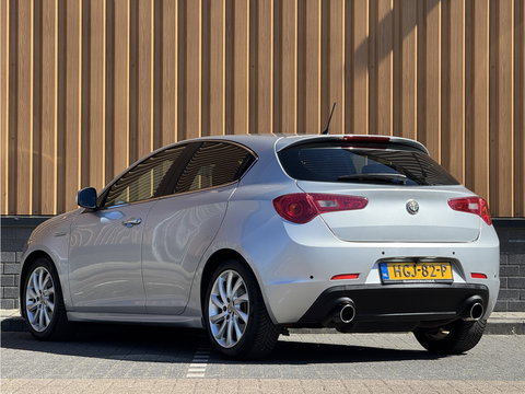 Alfa Romeo Giulietta 1.4 T Progression | Distributie vervangen bij 98912 KM | Apple Carplay | Android Auto | Cruise Control | Achteruitrijcamera | Parkeersensoren Achter | Airconditioning |