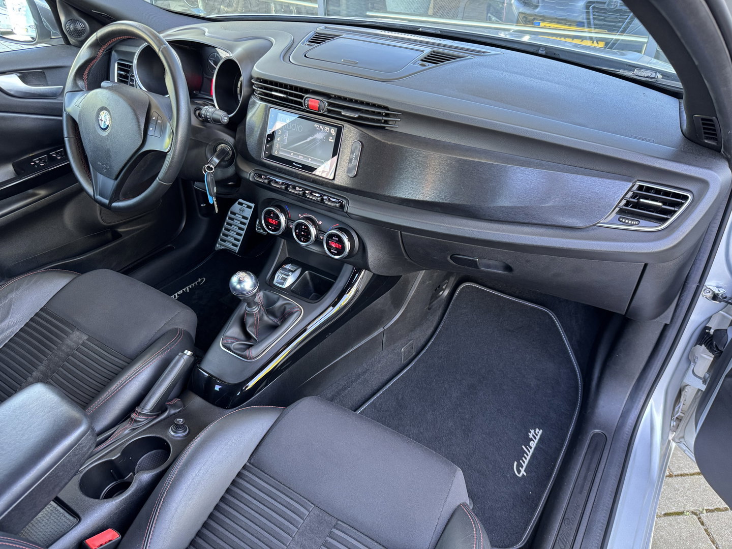 Alfa Romeo Giulietta 1.4 T Progression | Distributie vervangen bij 98912 KM | Apple Carplay | Android Auto | Cruise Control | Achteruitrijcamera | Parkeersensoren Achter | Airconditioning |