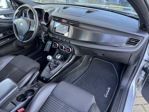 Alfa Romeo Giulietta 1.4 T Progression | Distributie vervangen bij 98912 KM | Apple Carplay | Android Auto | Cruise Control | Achteruitrijcamera | Parkeersensoren Achter | Airconditioning |