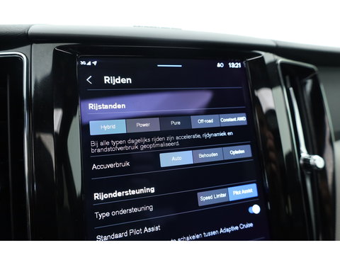 Volvo XC60 2.0 T8 Plug-in hybrid AWD Plus Dark | Sportstoelen | Blis | Trekhaak | ACC | H&K Audio | ACC | Pano | stoelverwarming|