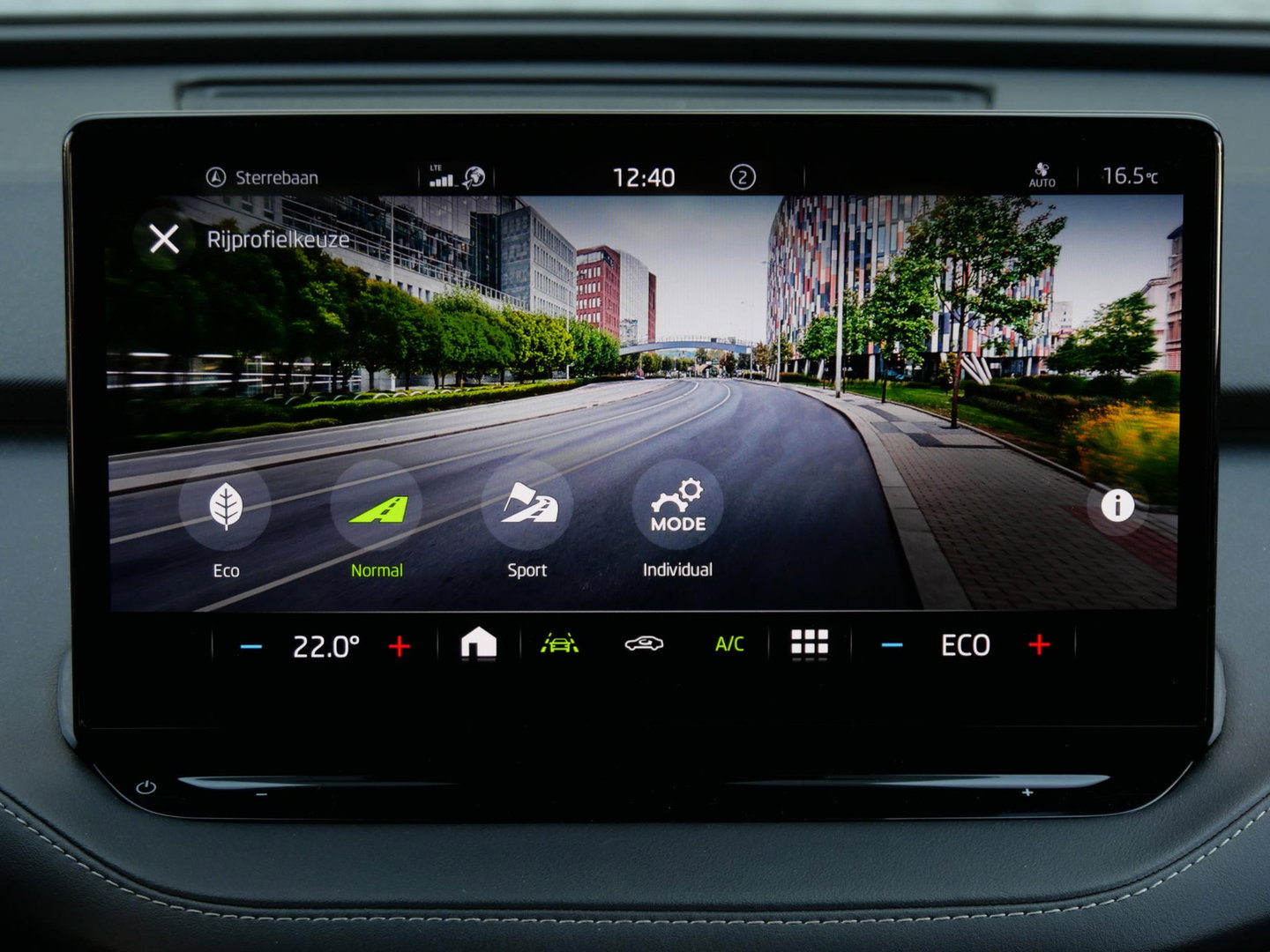 Škoda Enyaq iV 80 SPORTLINE/ TREKHAAK/ WARMTEPOMP/ MATRIX LED/ SOH 96%