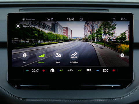 Škoda Enyaq iV 80 SPORTLINE/ TREKHAAK/ WARMTEPOMP/ MATRIX LED/ SOH 96%