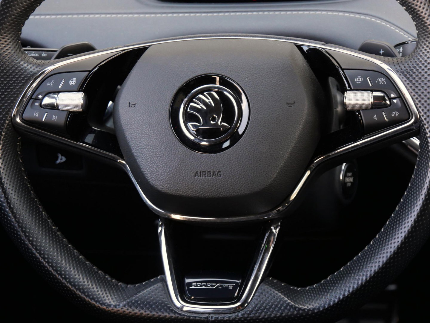 Škoda Enyaq iV 80 SPORTLINE/ TREKHAAK/ WARMTEPOMP/ MATRIX LED/ SOH 96%