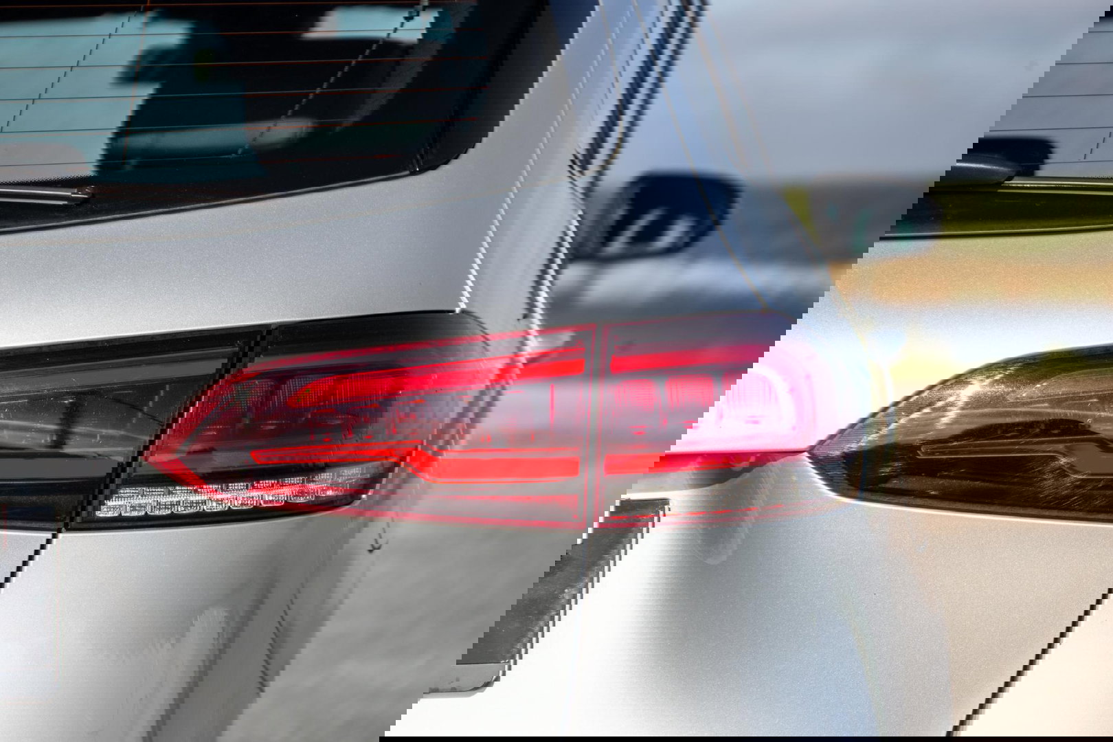 Mercedes-Benz B-Klasse 250 e Premium Plus DEALER ONDERHOUDEN / STOELVERWARMING / CARPLAY / CAMERA