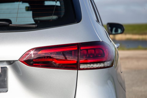 Mercedes-Benz B-Klasse 250 e Premium Plus DEALER ONDERHOUDEN / STOELVERWARMING / CARPLAY / CAMERA