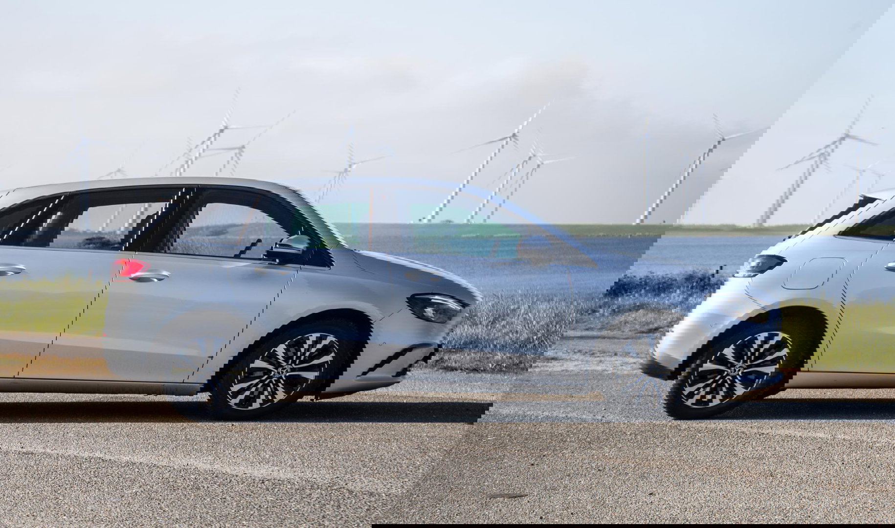 Mercedes-Benz B-Klasse 250 e Premium Plus DEALER ONDERHOUDEN / STOELVERWARMING / CARPLAY / CAMERA