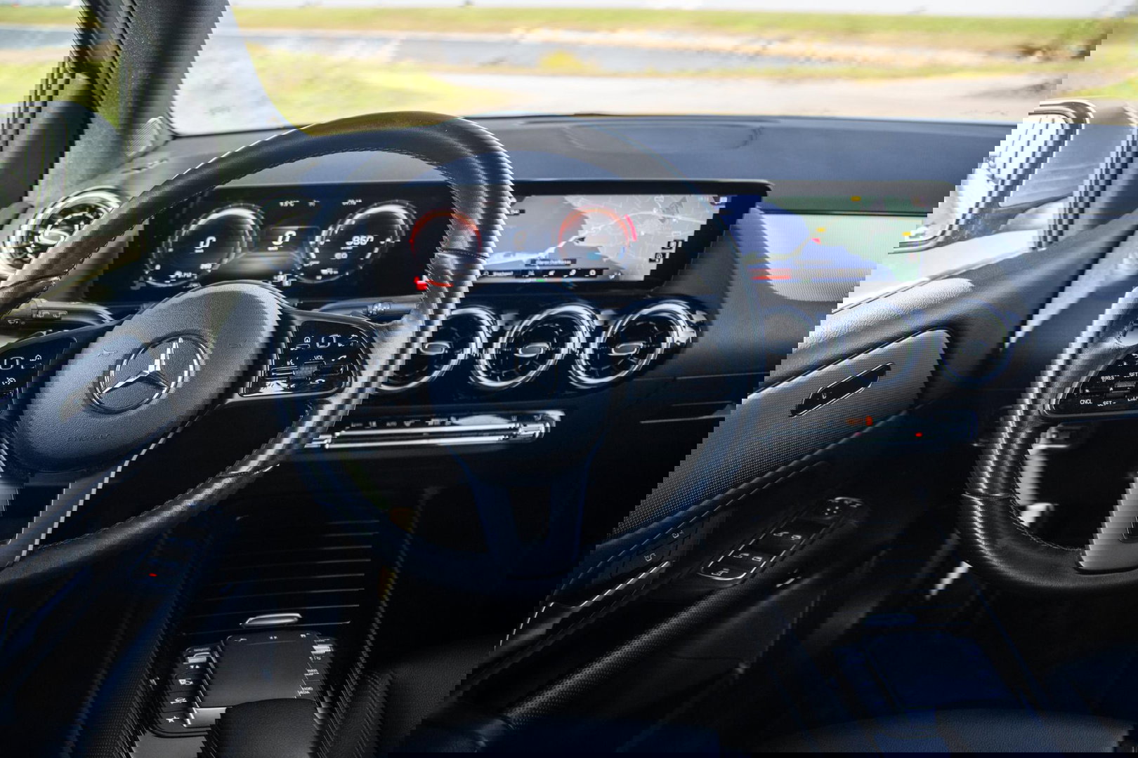 Mercedes-Benz B-Klasse 250 e Premium Plus DEALER ONDERHOUDEN / STOELVERWARMING / CARPLAY / CAMERA