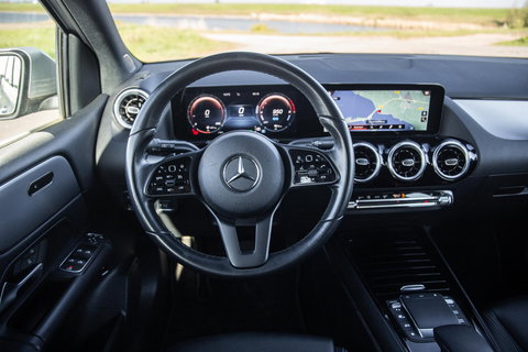 Mercedes-Benz B-Klasse 250 e Premium Plus DEALER ONDERHOUDEN / STOELVERWARMING / CARPLAY / CAMERA