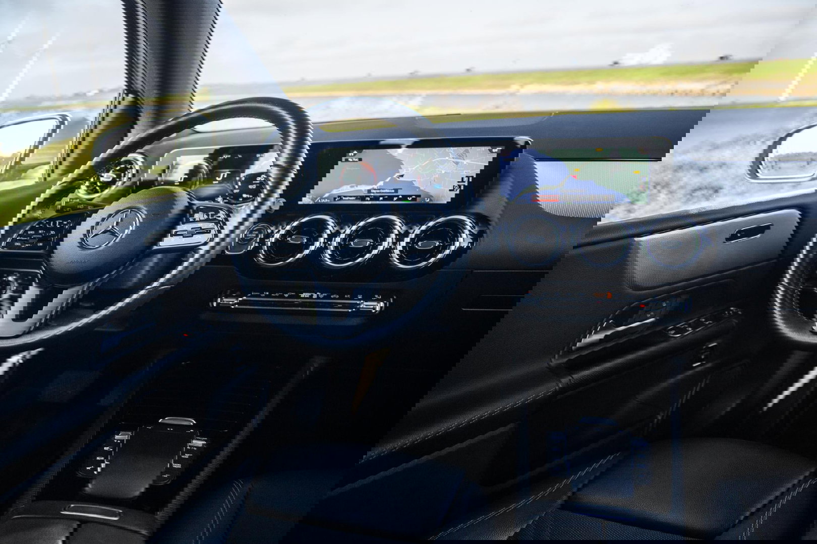 Mercedes-Benz B-Klasse 250 e Premium Plus DEALER ONDERHOUDEN / STOELVERWARMING / CARPLAY / CAMERA