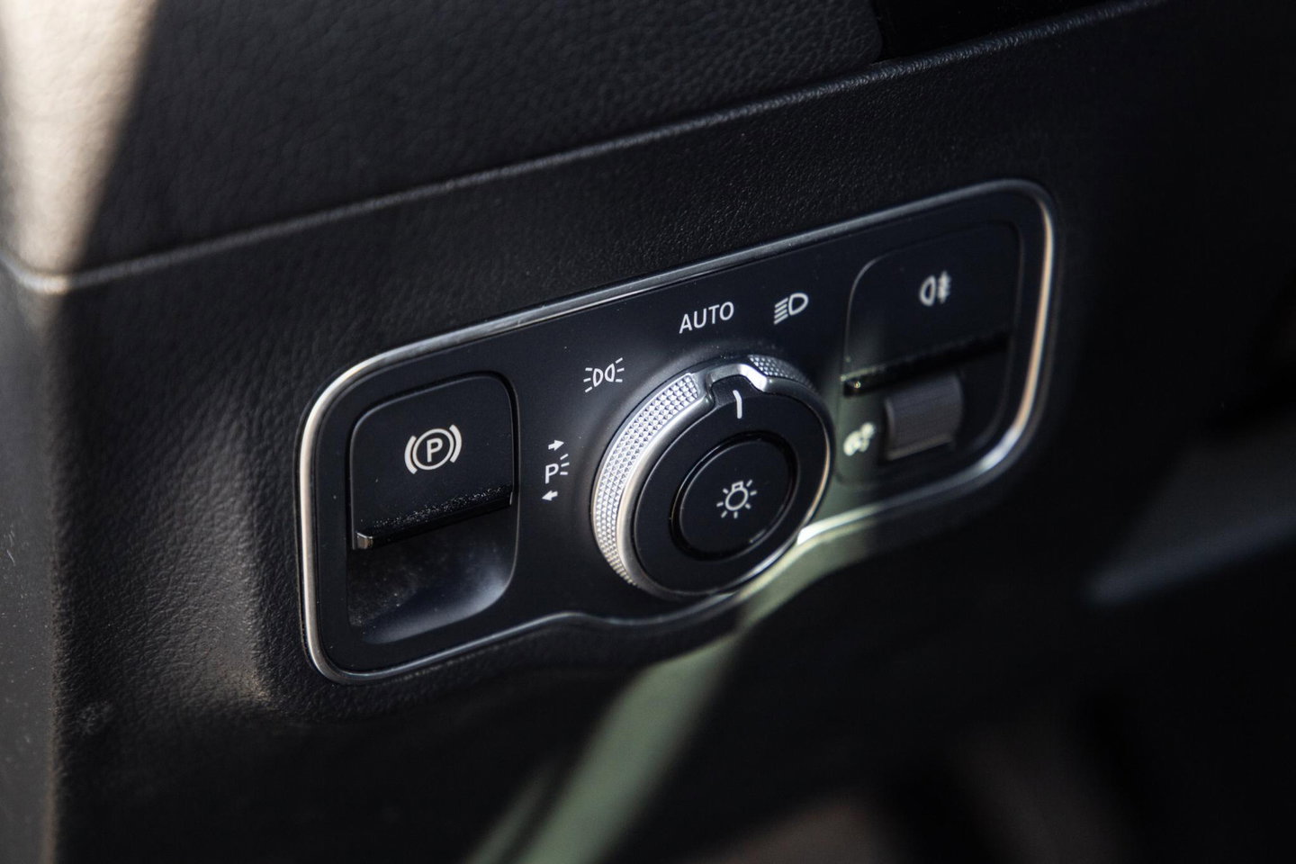 Mercedes-Benz B-Klasse 250 e Premium Plus DEALER ONDERHOUDEN / STOELVERWARMING / CARPLAY / CAMERA