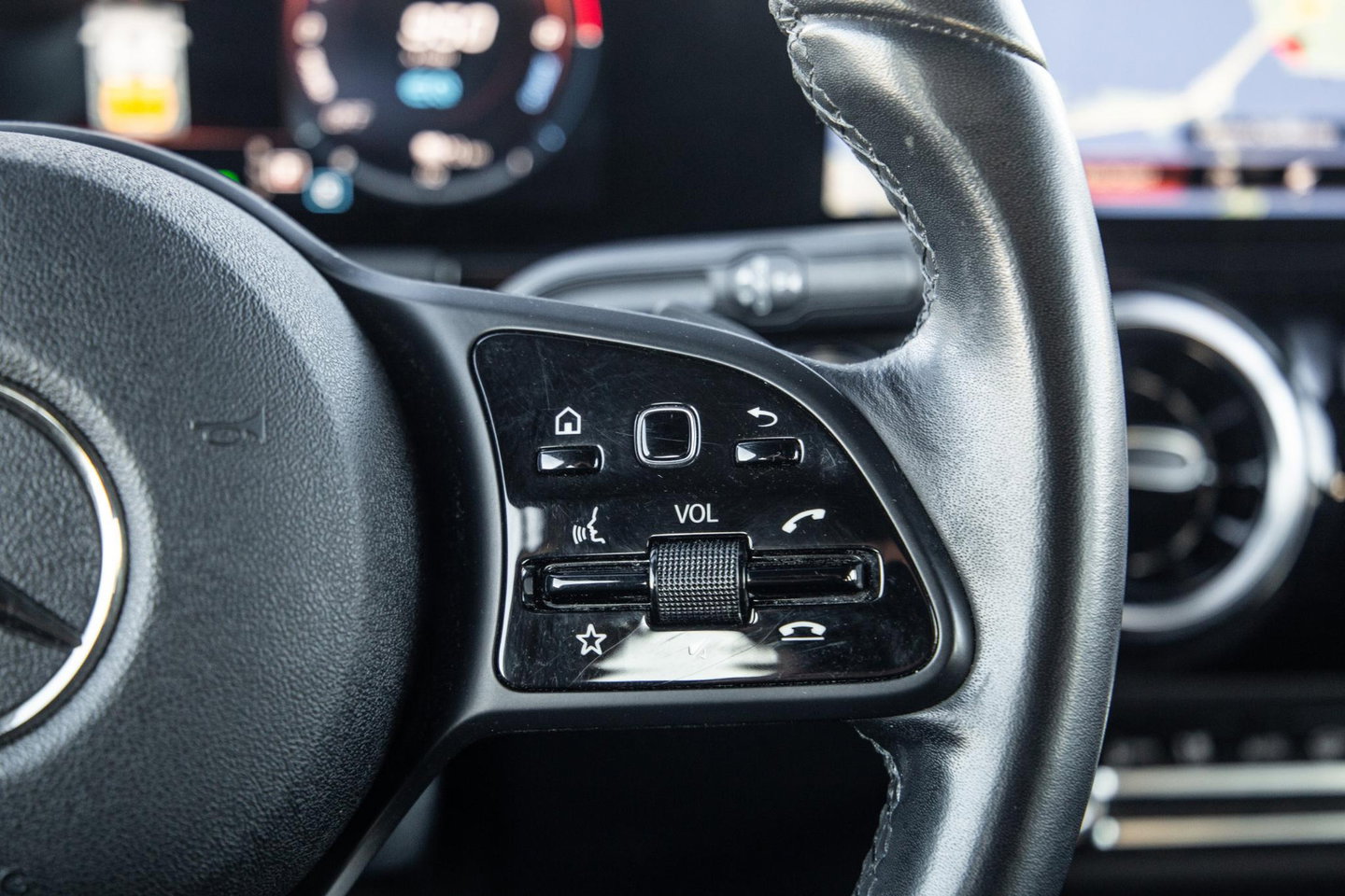 Mercedes-Benz B-Klasse 250 e Premium Plus DEALER ONDERHOUDEN / STOELVERWARMING / CARPLAY / CAMERA