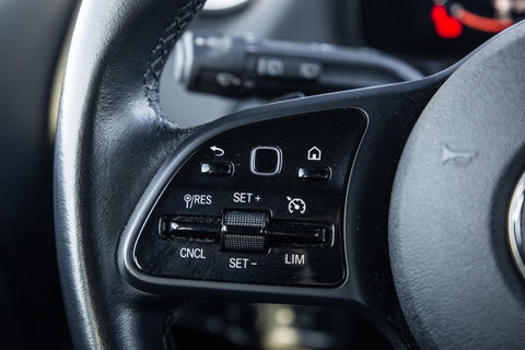 Mercedes-Benz B-Klasse 250 e Premium Plus DEALER ONDERHOUDEN / STOELVERWARMING / CARPLAY / CAMERA