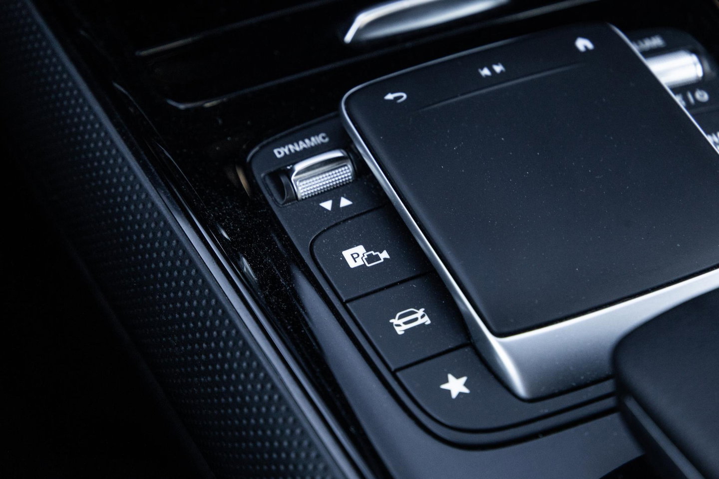 Mercedes-Benz B-Klasse 250 e Premium Plus DEALER ONDERHOUDEN / STOELVERWARMING / CARPLAY / CAMERA