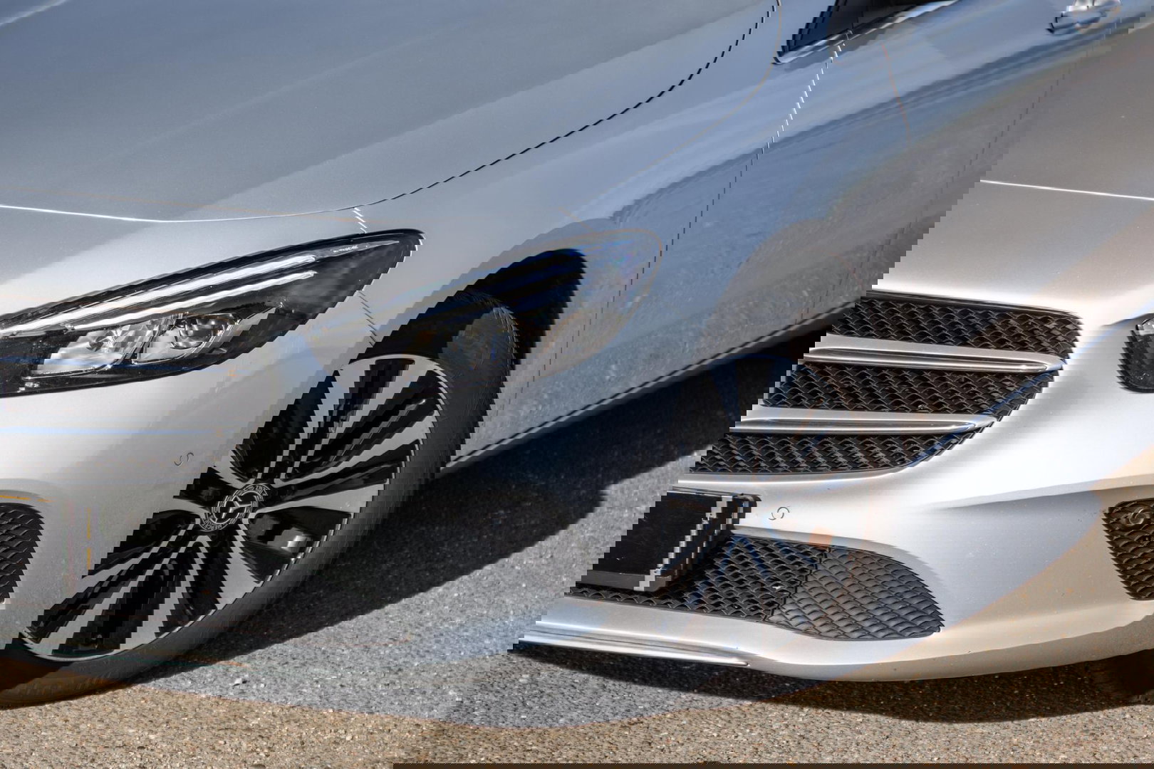 Mercedes-Benz B-Klasse 250 e Premium Plus DEALER ONDERHOUDEN / STOELVERWARMING / CARPLAY / CAMERA