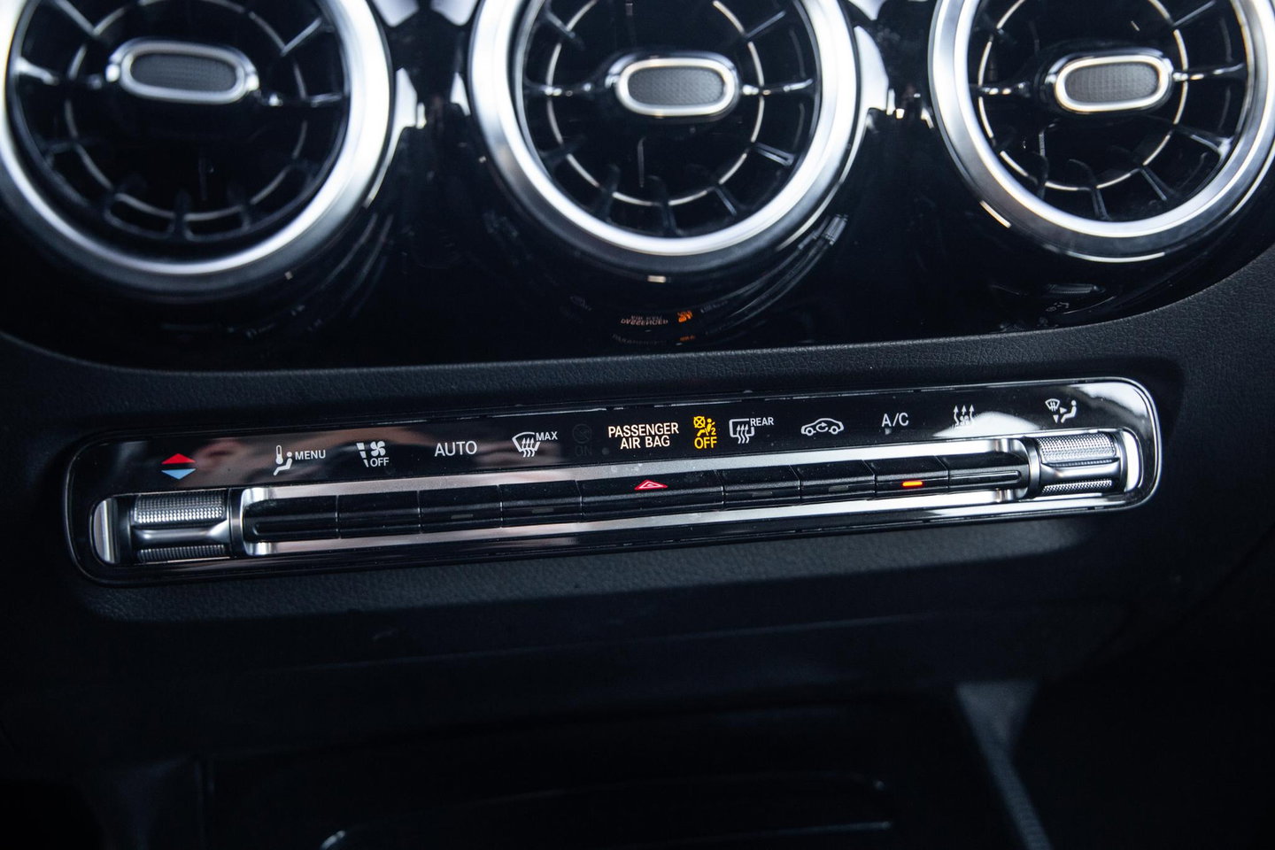 Mercedes-Benz B-Klasse 250 e Premium Plus DEALER ONDERHOUDEN / STOELVERWARMING / CARPLAY / CAMERA