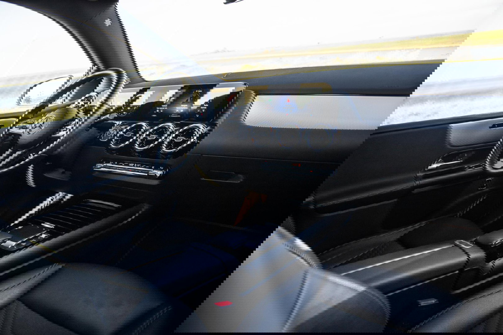 Mercedes-Benz B-Klasse 250 e Premium Plus DEALER ONDERHOUDEN / STOELVERWARMING / CARPLAY / CAMERA