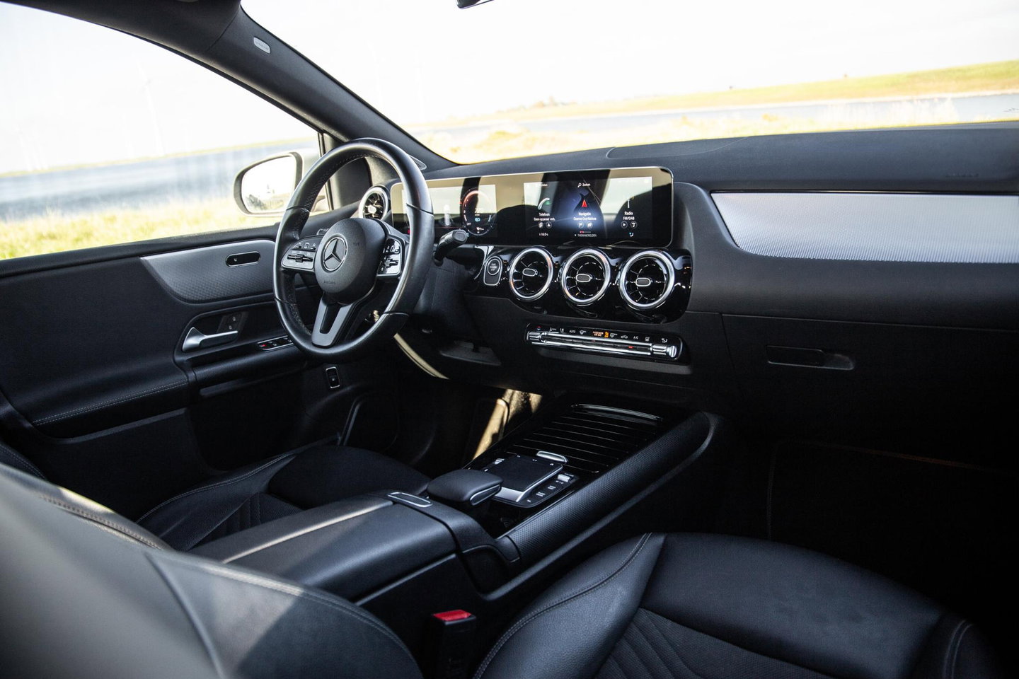 Mercedes-Benz B-Klasse 250 e Premium Plus DEALER ONDERHOUDEN / STOELVERWARMING / CARPLAY / CAMERA