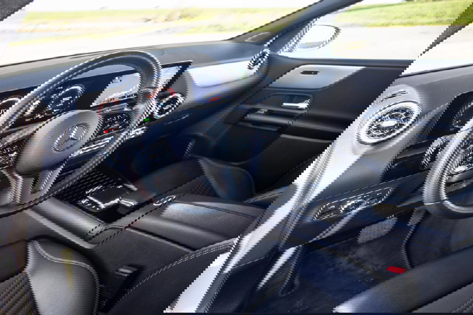 Mercedes-Benz B-Klasse 250 e Premium Plus DEALER ONDERHOUDEN / STOELVERWARMING / CARPLAY / CAMERA