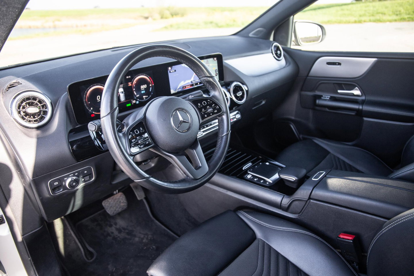 Mercedes-Benz B-Klasse 250 e Premium Plus DEALER ONDERHOUDEN / STOELVERWARMING / CARPLAY / CAMERA