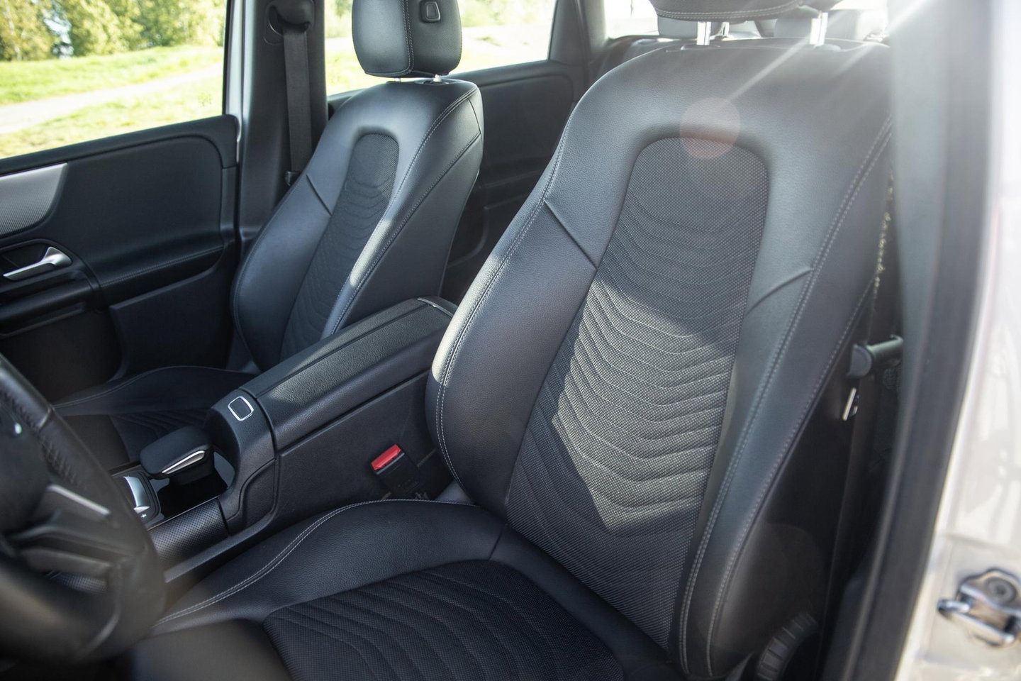 Mercedes-Benz B-Klasse 250 e Premium Plus DEALER ONDERHOUDEN / STOELVERWARMING / CARPLAY / CAMERA