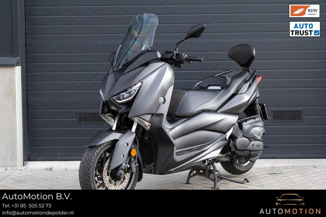 Yamaha X MAX - 400 ABS Akrapovic Handvatverwarming Keyless
