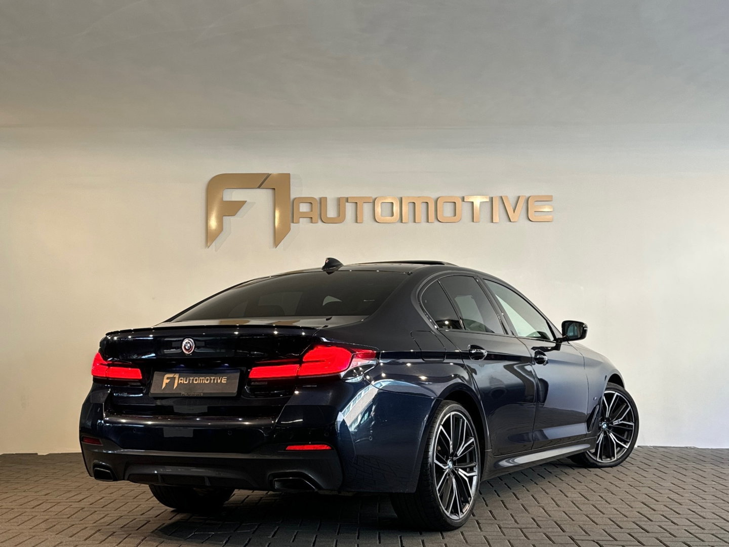 BMW 5 Serie 530e xDrive High Executive M Sport Pano|HuD|H/K