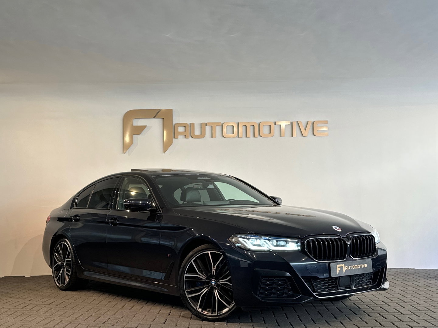 BMW 5 Serie 530e xDrive High Executive M Sport Pano|HuD|H/K