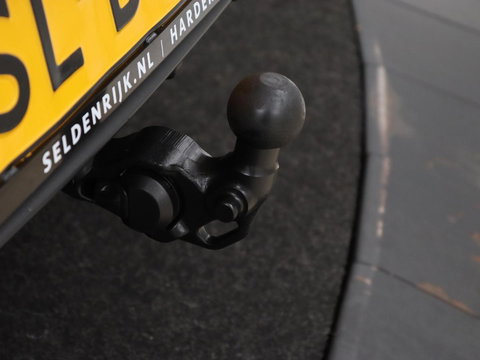 CUPRA Leon 1.4 eHybrid VZ | SOH 93,4% | Stoelverwarming | Trekhaak | Adaptive cruise | Carplay | Navigatie | Sfeerverlichting | Stuurverwarming | 19'' | Parkeerhulp | Climate control | Half leder | Sportstoelen | PHEV | Plug In