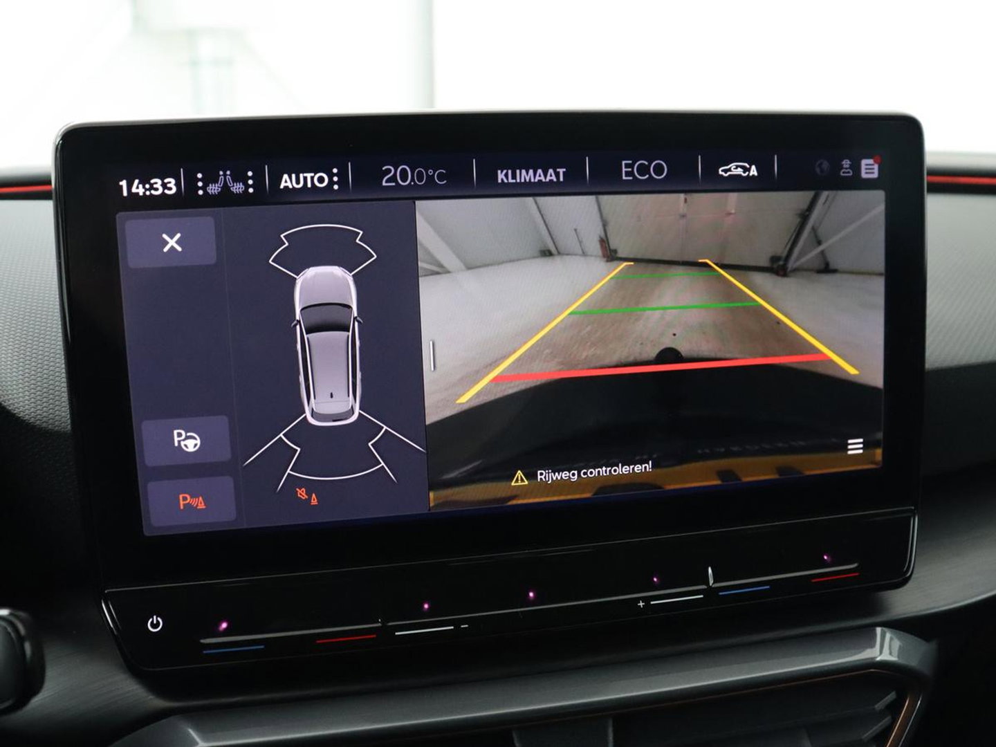 CUPRA Leon 1.4 eHybrid VZ | SOH 93,4% | Stoelverwarming | Trekhaak | Adaptive cruise | Carplay | Navigatie | Sfeerverlichting | Stuurverwarming | 19'' | Parkeerhulp | Climate control | Half leder | Sportstoelen | PHEV | Plug In