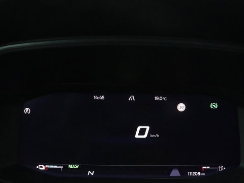 CUPRA Leon 1.4 eHybrid VZ | SOH 93,4% | Stoelverwarming | Trekhaak | Adaptive cruise | Carplay | Navigatie | Sfeerverlichting | Stuurverwarming | 19'' | Parkeerhulp | Climate control | Half leder | Sportstoelen | PHEV | Plug In