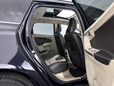 Volvo XC60 2.4 D5 AWD Summum Aut. *PANO | ADAPTIVE-CRUISE | LEATHER | XENON | MEMORY-PACK | BLIS | HEATED-COMFORTSEATS | NAVI-FULLMAP | KEYLESS | PRIVACY-GLASS | ECC | PDC | TOWBAR | 18''ÁLU*