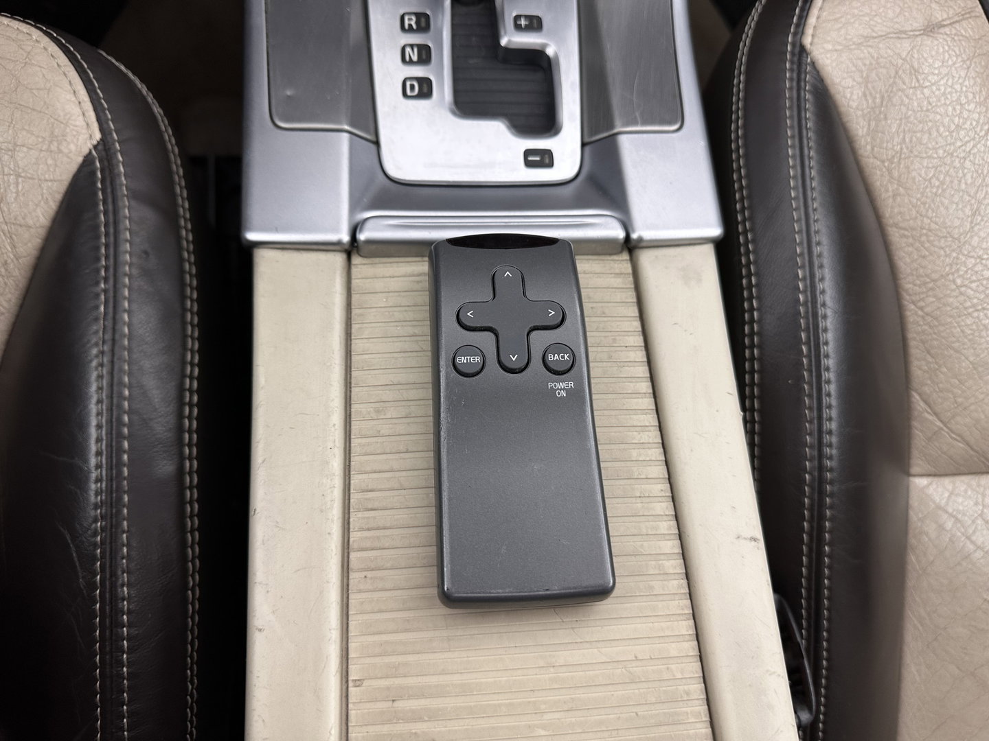 Volvo XC60 2.4 D5 AWD Summum Aut. *PANO | ADAPTIVE-CRUISE | LEATHER | XENON | MEMORY-PACK | BLIS | HEATED-COMFORTSEATS | NAVI-FULLMAP | KEYLESS | PRIVACY-GLASS | ECC | PDC | TOWBAR | 18''ÁLU*