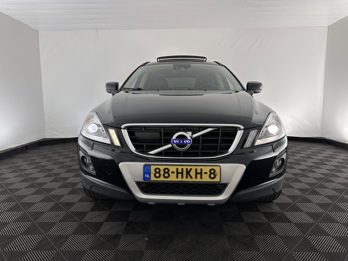 Volvo XC60 2.4 D5 AWD Summum Aut. *PANO | ADAPTIVE-CRUISE | LEATHER | XENON | MEMORY-PACK | BLIS | HEATED-COMFORTSEATS | NAVI-FULLMAP | KEYLESS | PRIVACY-GLASS | ECC | PDC | TOWBAR | 18''ÁLU*