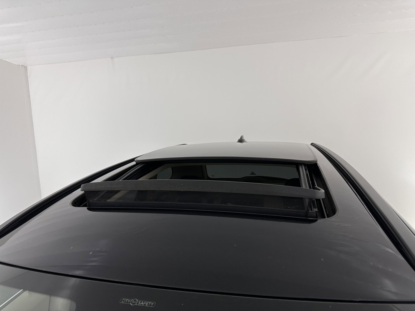 Volvo XC60 2.4 D5 AWD Summum Aut. *PANO | ADAPTIVE-CRUISE | LEATHER | XENON | MEMORY-PACK | BLIS | HEATED-COMFORTSEATS | NAVI-FULLMAP | KEYLESS | PRIVACY-GLASS | ECC | PDC | TOWBAR | 18''ÁLU*