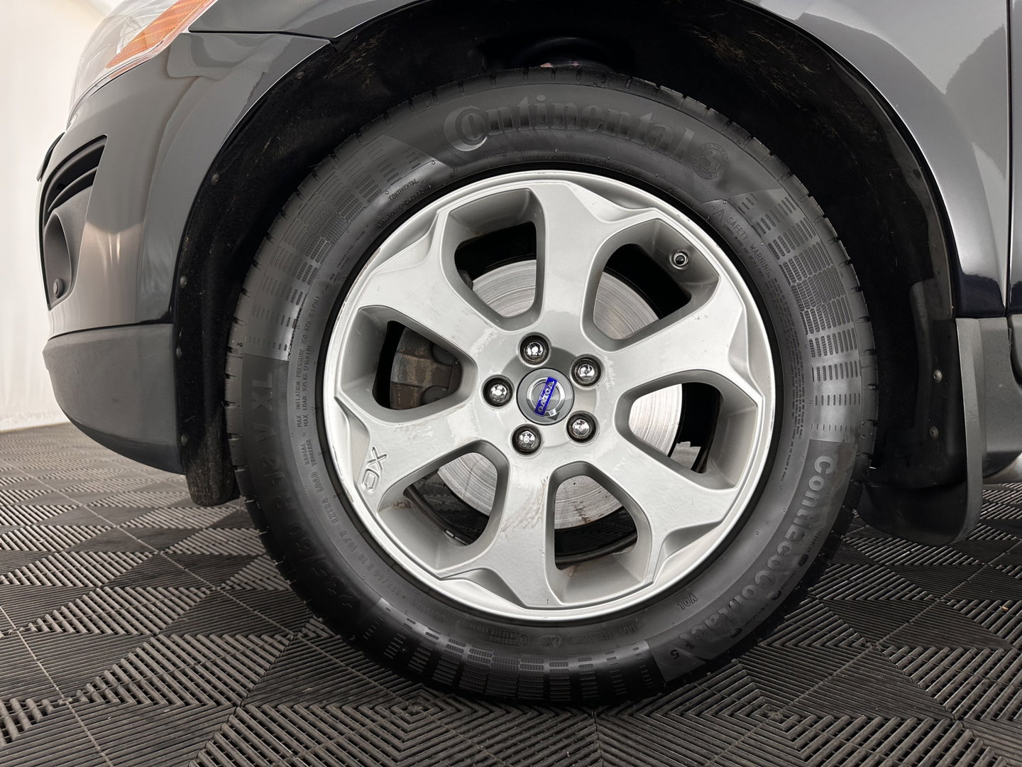 Volvo XC60 2.4 D5 AWD Summum Aut. *PANO | ADAPTIVE-CRUISE | LEATHER | XENON | MEMORY-PACK | BLIS | HEATED-COMFORTSEATS | NAVI-FULLMAP | KEYLESS | PRIVACY-GLASS | ECC | PDC | TOWBAR | 18''ÁLU*