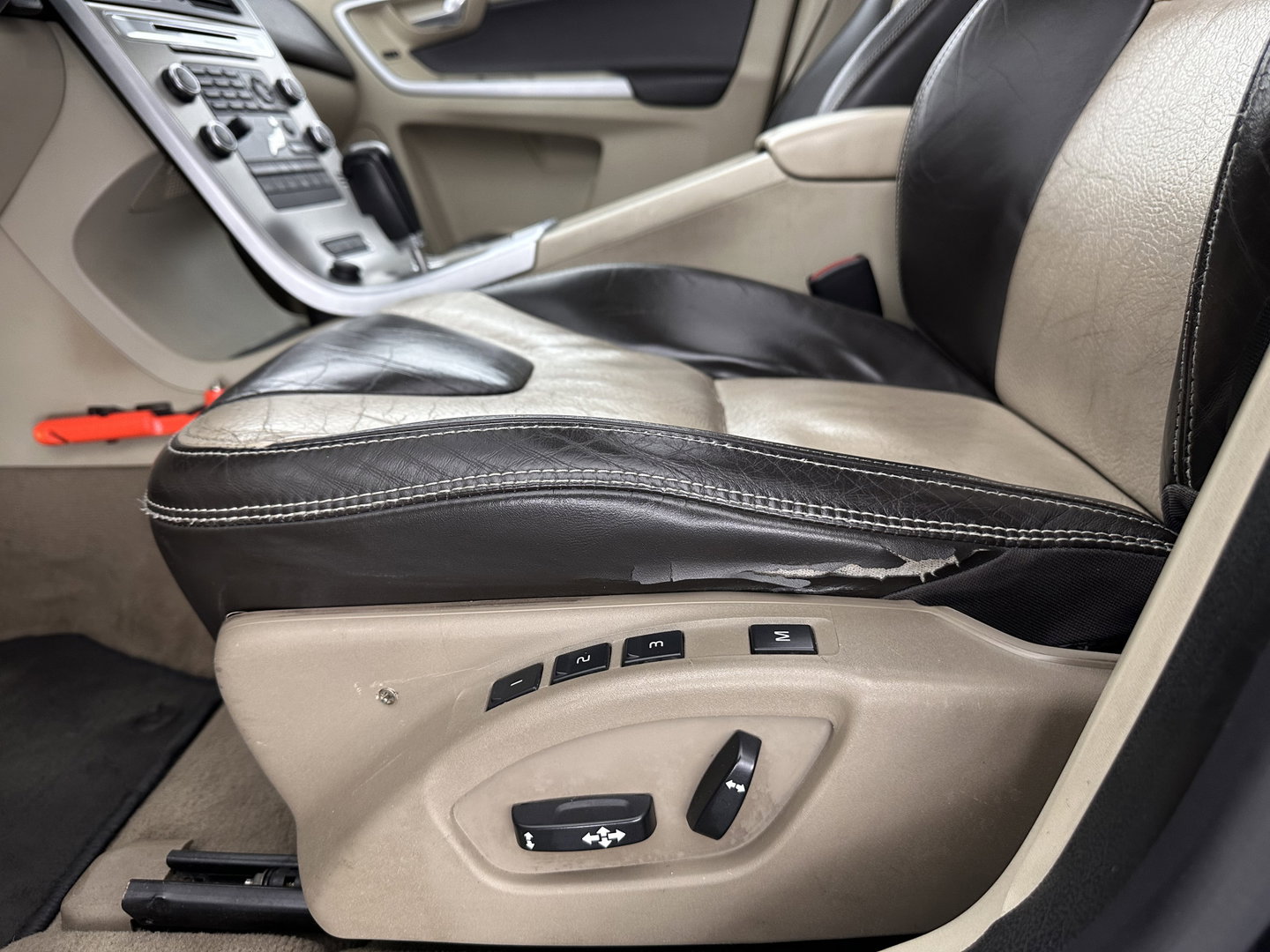 Volvo XC60 2.4 D5 AWD Summum Aut. *PANO | ADAPTIVE-CRUISE | LEATHER | XENON | MEMORY-PACK | BLIS | HEATED-COMFORTSEATS | NAVI-FULLMAP | KEYLESS | PRIVACY-GLASS | ECC | PDC | TOWBAR | 18''ÁLU*