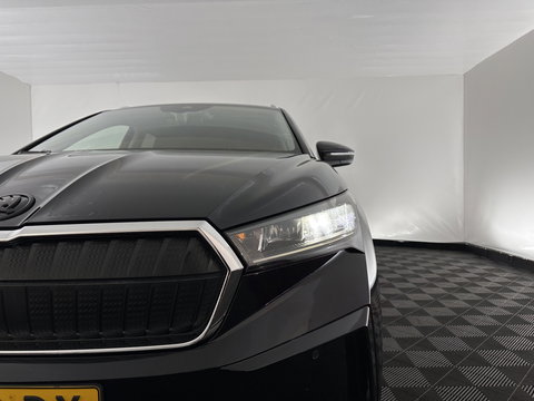 Škoda Enyaq iV 60 [ 3-Fase-11kW ] {SOH-87%} (INCL-BTW) *LEATHER-FABRIC | FULL-LED | ADAPTIVE-CRUISE | BLINDSPOT | DIGI-COCKPIT | CAMERA | KEYLESS | NAVI-FULLMAP | ECC | HEATED-COMFORTSEATS | DAB+ | MEMORY-PACK | PDC | 20"ALU