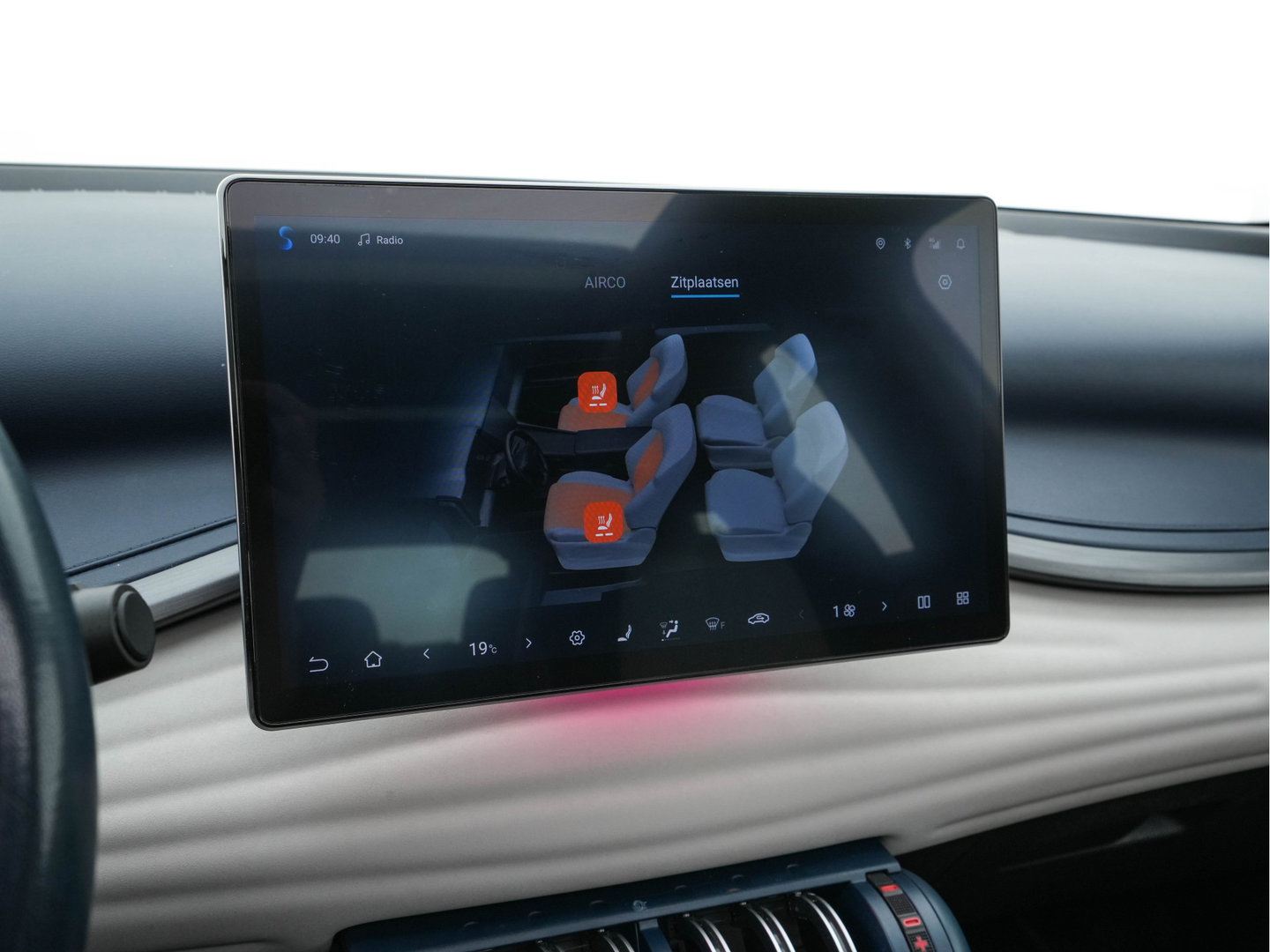 BYD ATTO 3 Comfort 60 kWh [ 3-Fase-11kW ] {SOH-92%} (INCL-BTW) *HEATPUMP | PANO | ADAPTIVE-CRUISE | LEATHER | FULL-LED | TOPVIEW | BLIND-SPOT | HEATED-COMFORTSEATS | DIGI-COCKPIT | CARPLAY | DAB | NAVI-FULLMAP | ECC | PDC | 18''ALU*