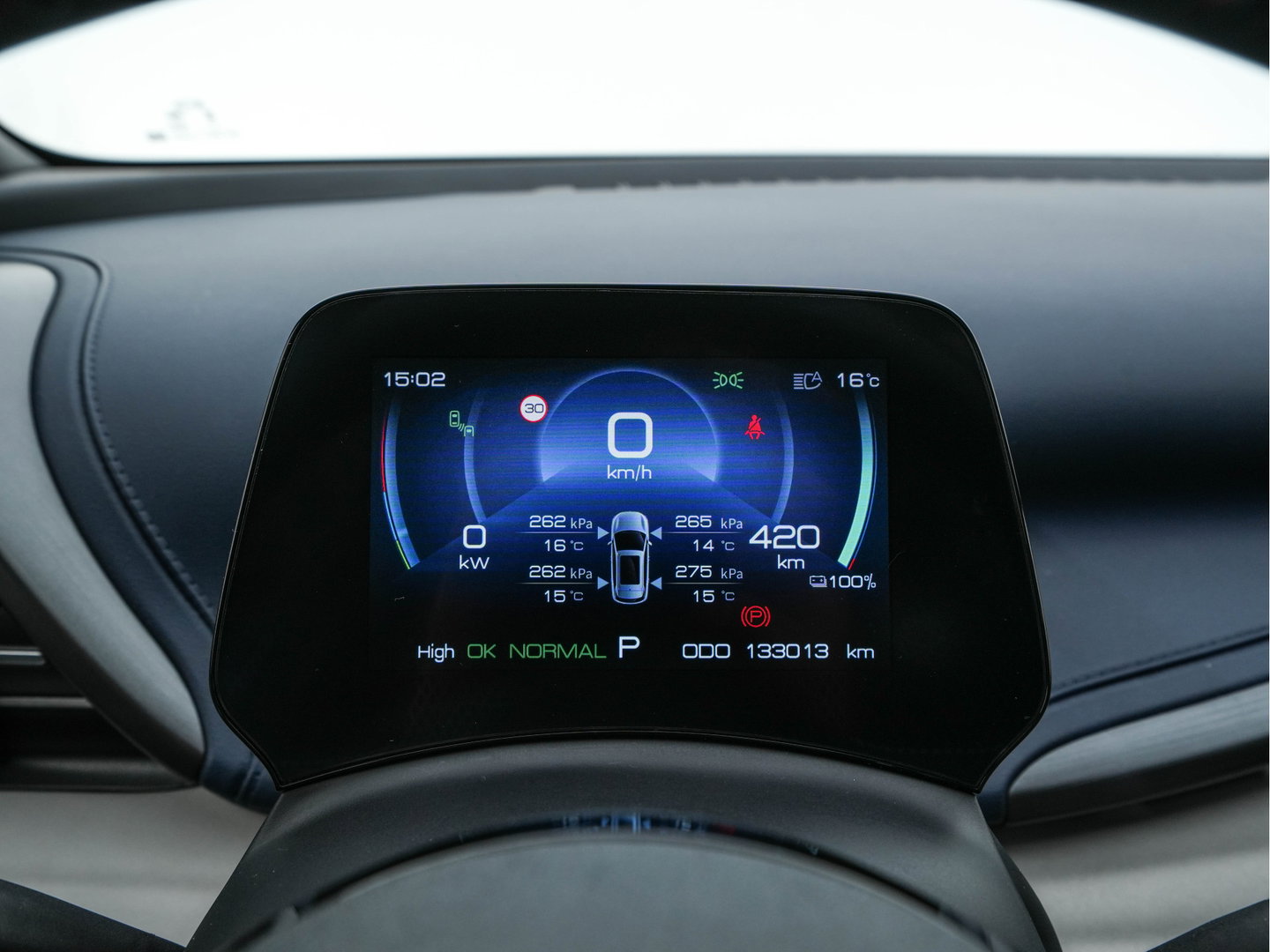 BYD ATTO 3 Comfort 60 kWh [ 3-Fase-11kW ] {SOH-92%} (INCL-BTW) *HEATPUMP | PANO | ADAPTIVE-CRUISE | LEATHER | FULL-LED | TOPVIEW | BLIND-SPOT | HEATED-COMFORTSEATS | DIGI-COCKPIT | CARPLAY | DAB | NAVI-FULLMAP | ECC | PDC | 18''ALU*