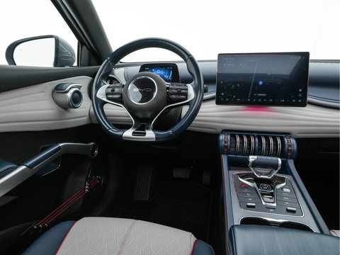 BYD ATTO 3 Comfort 60 kWh [ 3-Fase-11kW ] {SOH-92%} (INCL-BTW) *HEATPUMP | PANO | ADAPTIVE-CRUISE | LEATHER | FULL-LED | TOPVIEW | BLIND-SPOT | HEATED-COMFORTSEATS | DIGI-COCKPIT | CARPLAY | DAB | NAVI-FULLMAP | ECC | PDC | 18''ALU*