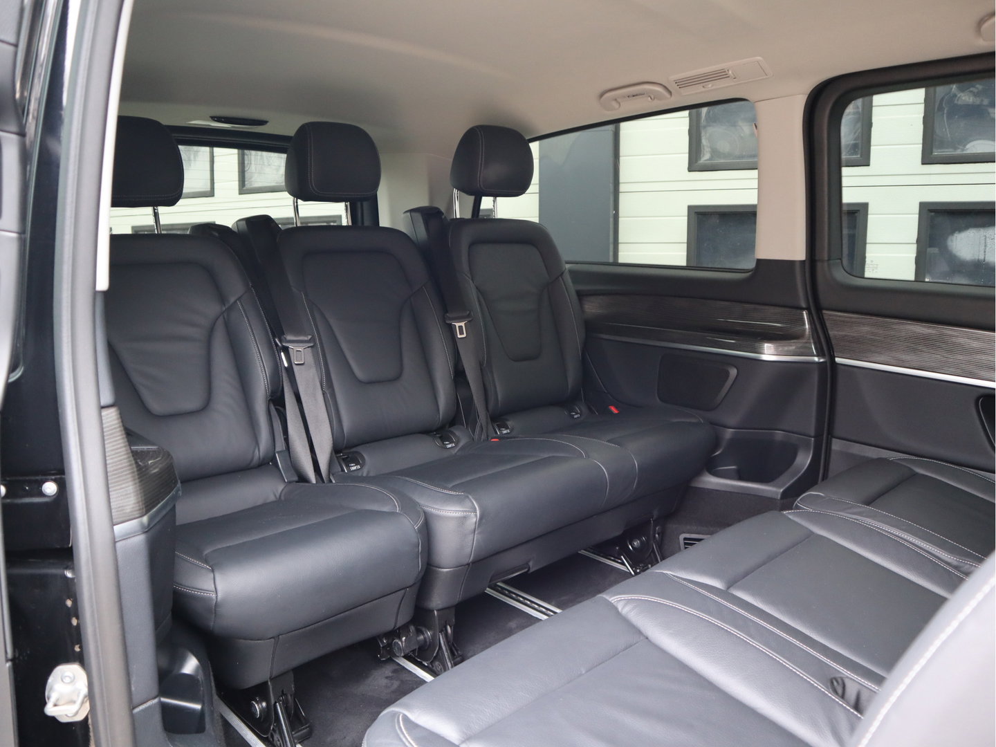 Mercedes-Benz EQV 300 90kWh - TAXI RIJKLAAR - L3 Extra Lang - 8 Zits - Leder - elc. Schuif