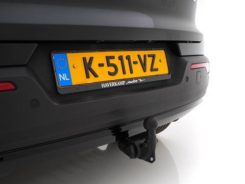 Volvo XC40 Recharge P8 AWD R-Design [ 3-Fase-11kW ] (INCL-BTW) Aut. *HEATPUMP | PANO | LEATHER-ALCANTARA | ADAPTIVE-CRUISE | DIGI-COCKPIT | FULL-LED | CAMERA | NAVI-FULLMAP | ECC | PDC | KEYLESS | HEATED-SPORTSEATS | TOWBAR | 19''ALU*