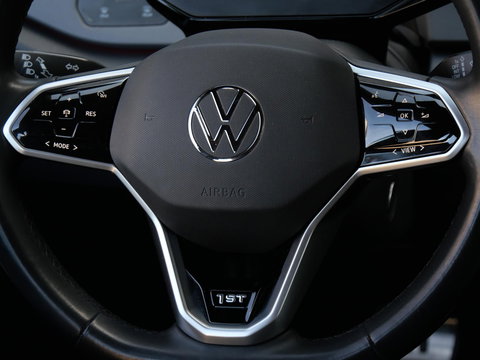 Volkswagen ID.3 PRO 58kWh 1ST/ TREKHAAK/ ALL-SEASON BANDEN/ SOH 93%