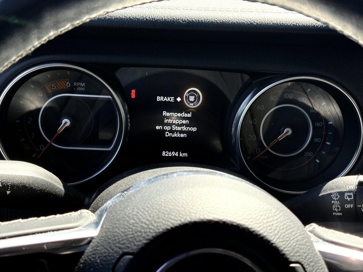 Jeep Wrangler 2.2D Sahara | GRIJS KENTEKEN | 4x4 | VOL OPTIES | TARGA DAK | DAKREK | LED